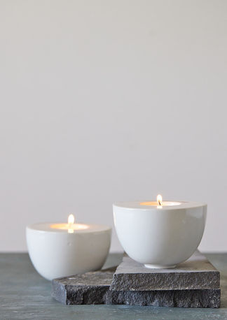 פמוטים יחודיים בעיצוב מודרני וקווים נקיים.
להדלקת נרות שבת, למרכז שולחן בארוחת החג או בכל פינה בבית לאווירת נינוחות ורוגע.
מתנת חג מיוחדת למישהי אהובה.