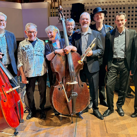 Die Barrelhouse Jazzband auf der Bühne der Alten Oper Frankfurt mit Walter Renneisen