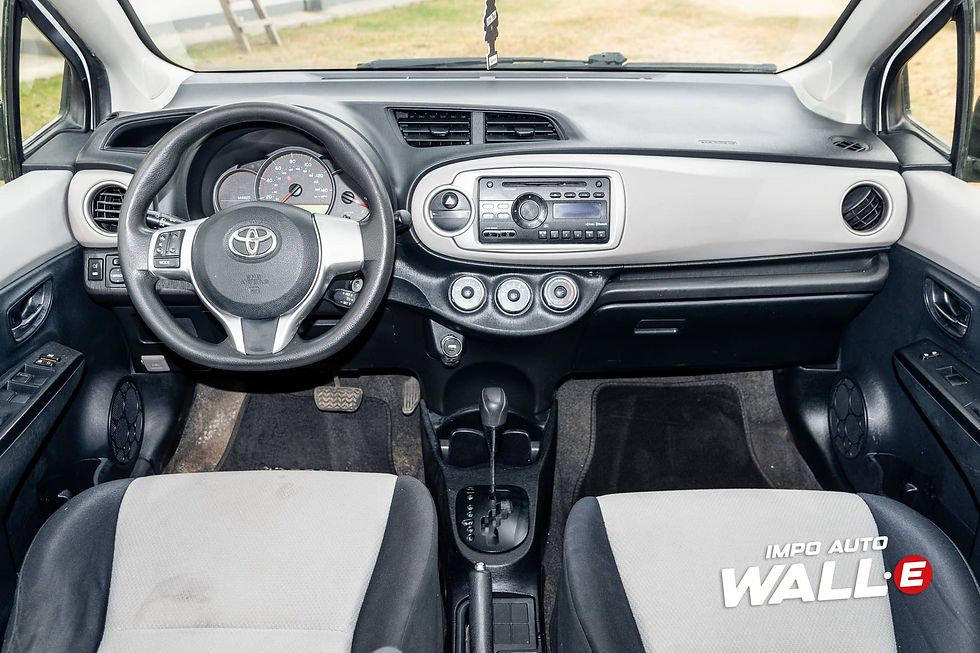 Miniatura: TOYOTA YARIS LE 2013