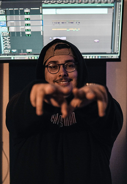 NIK - -5.jpg