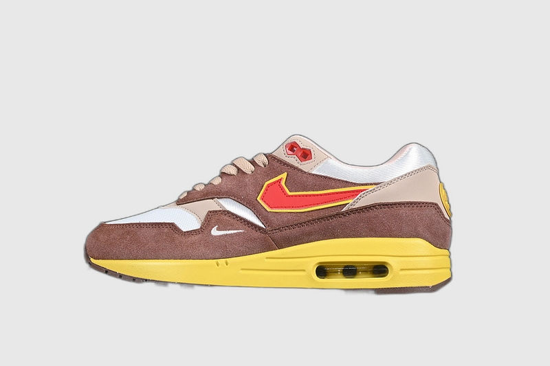 AIR MAX 1 LIGHT CHOCOLATEHEMPSAND DRIFTUNIVERSITY RED