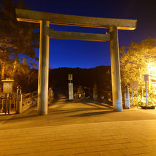 ご来光を待つ伊勢神宮宇治橋