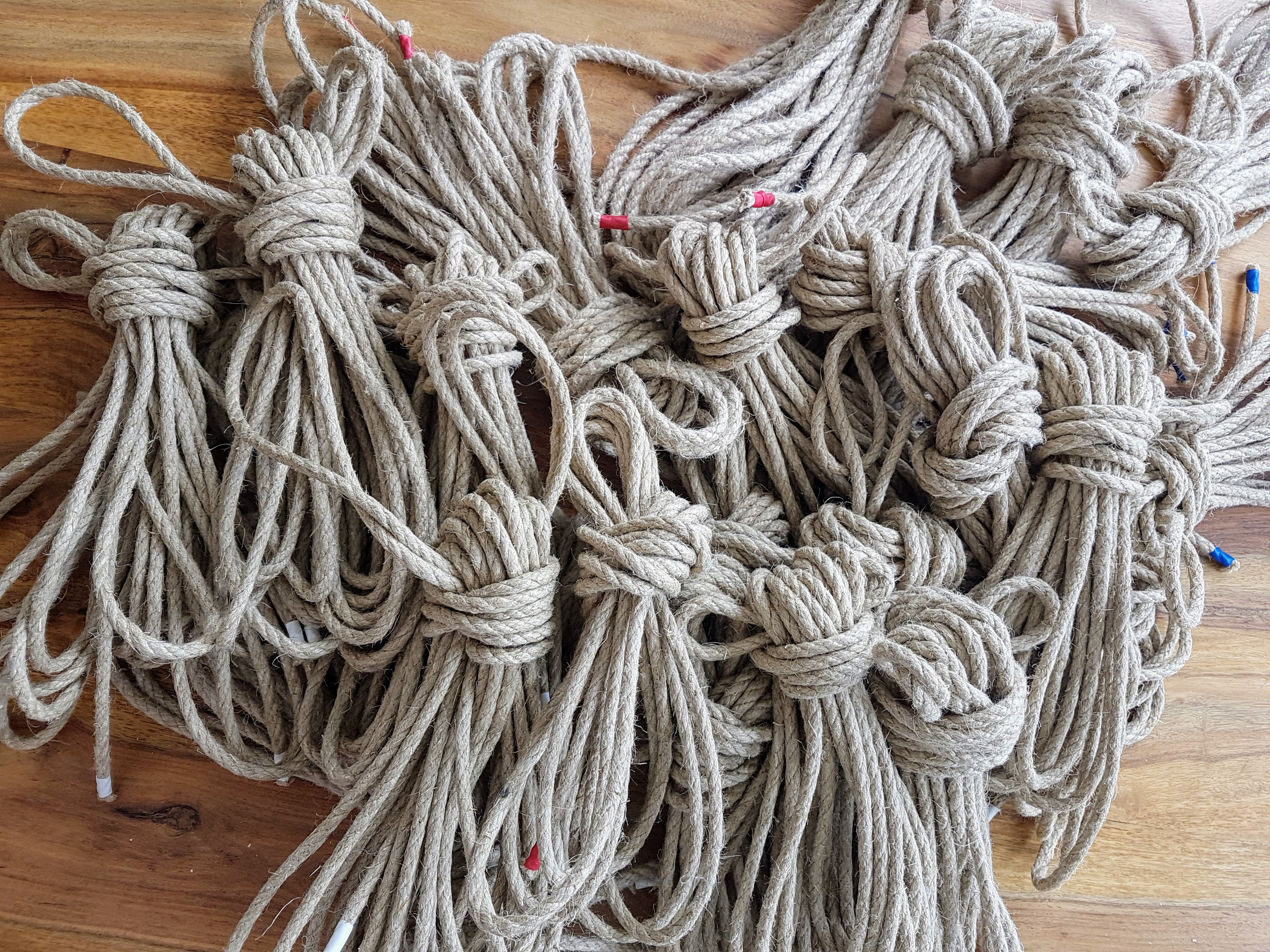 Blondine und brünette sprüche Bondage kurs hamburg