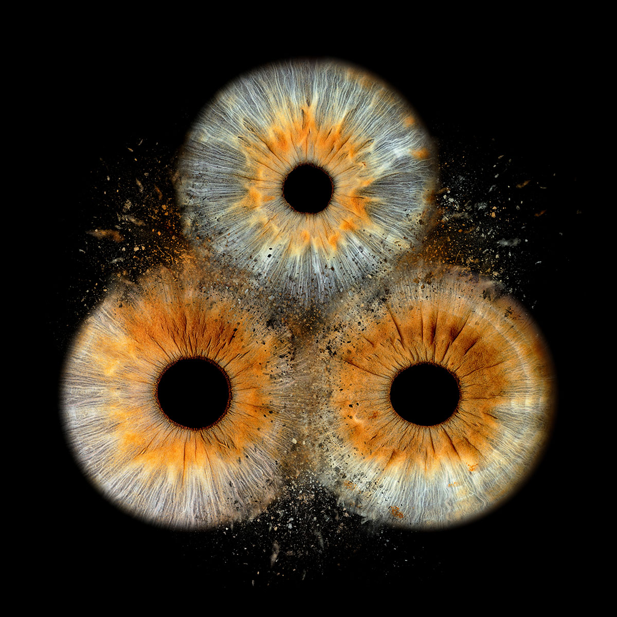 Iris Foto Clash in Pyramiden Form.