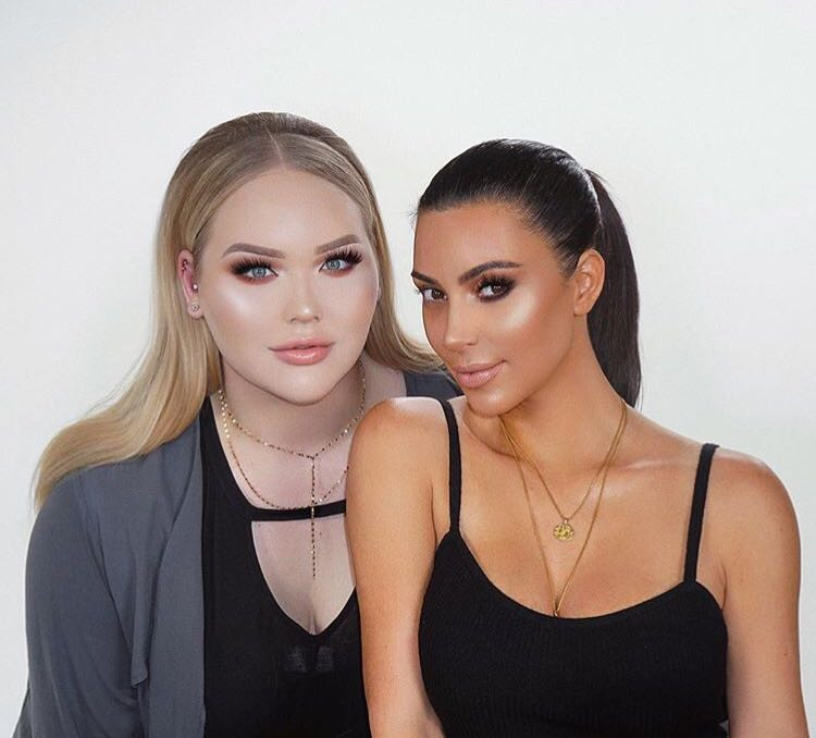 A seulement 24 ans, la célèbre youtubeuse beauté Nikkie De Jager plus connue sous le nom de Nikkie Tutorials, poursuit son parcours hors-norme : la belle vient tout juste d'être nommée "Experte Make-Up Internationale" pour l'antenne beauté de la marque Marc Jacobs. Portrait d'une influenceuse pas comme les autres. / View Wave Magazine par Melissa N'Dila