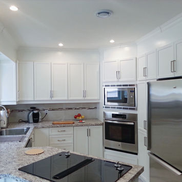 Rénovation de cuisine, design, peinture, plancher, céramique, dosseret, comptoir, éclairage, déco, rénovation, maison, designer