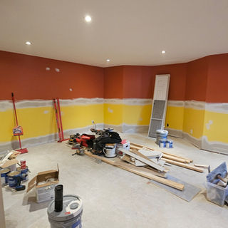 Rénovation de sous-sol, rénovation, construction, finition, design, plancher, flottant, boiseries, peinture