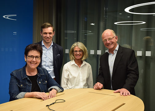 Parteipräsidien Bürgerliches Forum.JPG