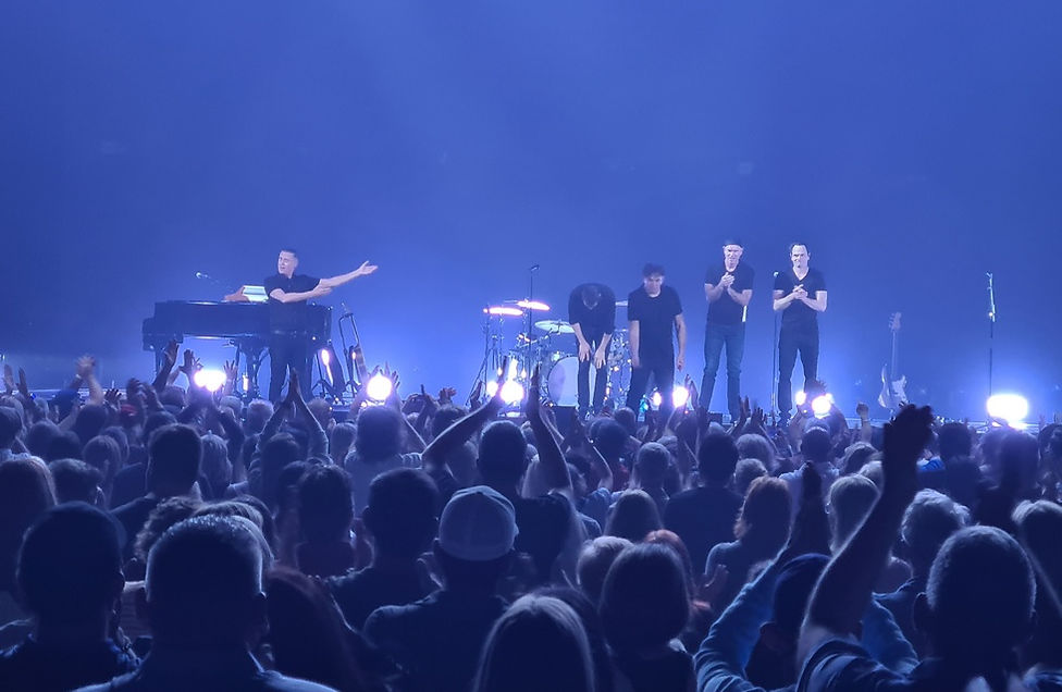 Bryan Adams' band bows to the audience