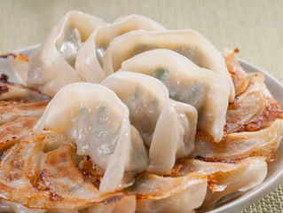 業務用もっちり餃子の仕入れは美味しさを冷凍で濃縮しています。