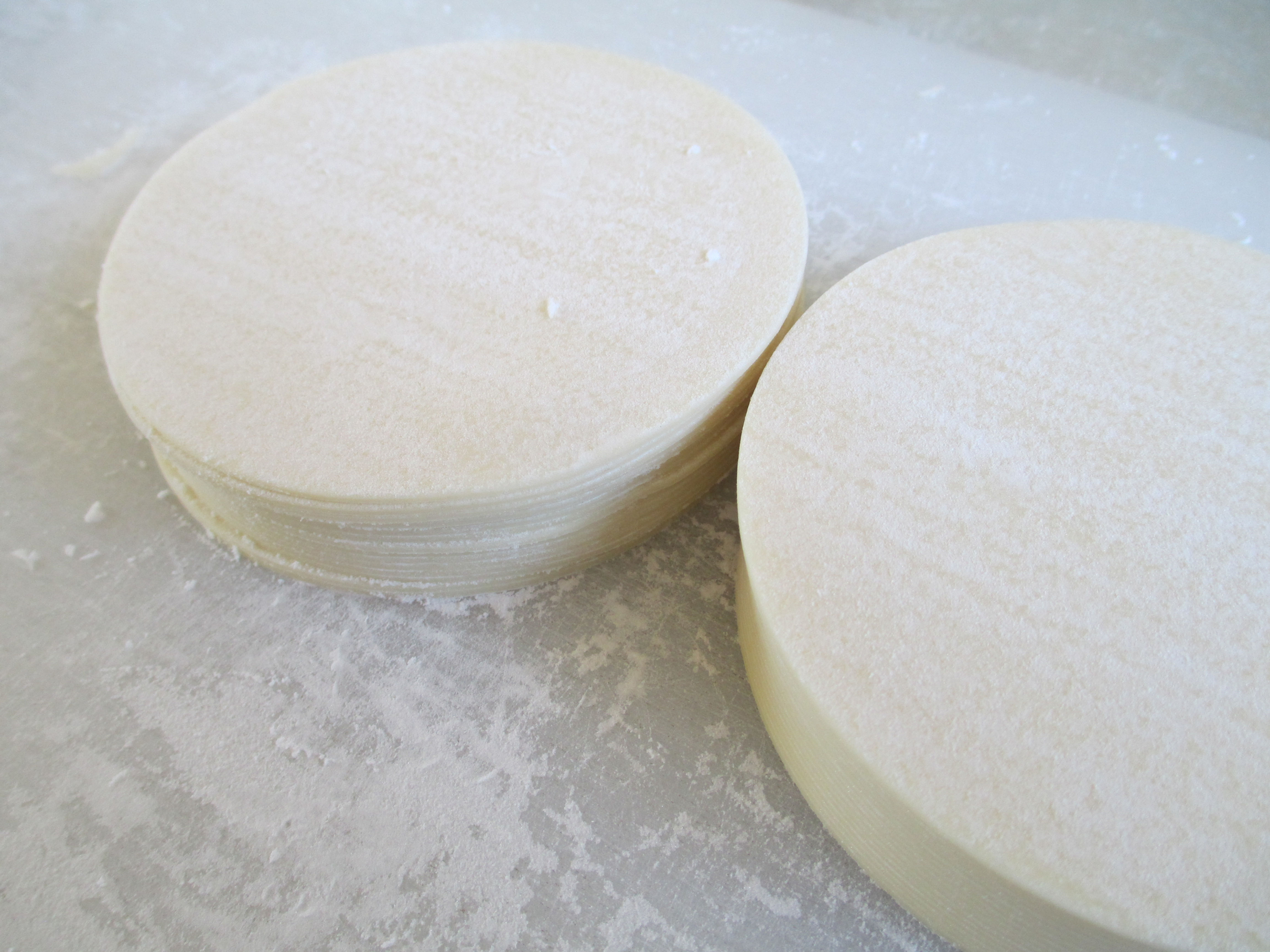 餃子の皮 直径110mm 約150枚（25枚x6）