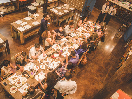 FAMTUR com Recepcionistas agitam a Rua Tapajós