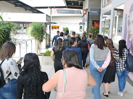 Recepcionistas de Guarulhos visitam Outlet Premium Grande São Paulo, em novo FAMTUR