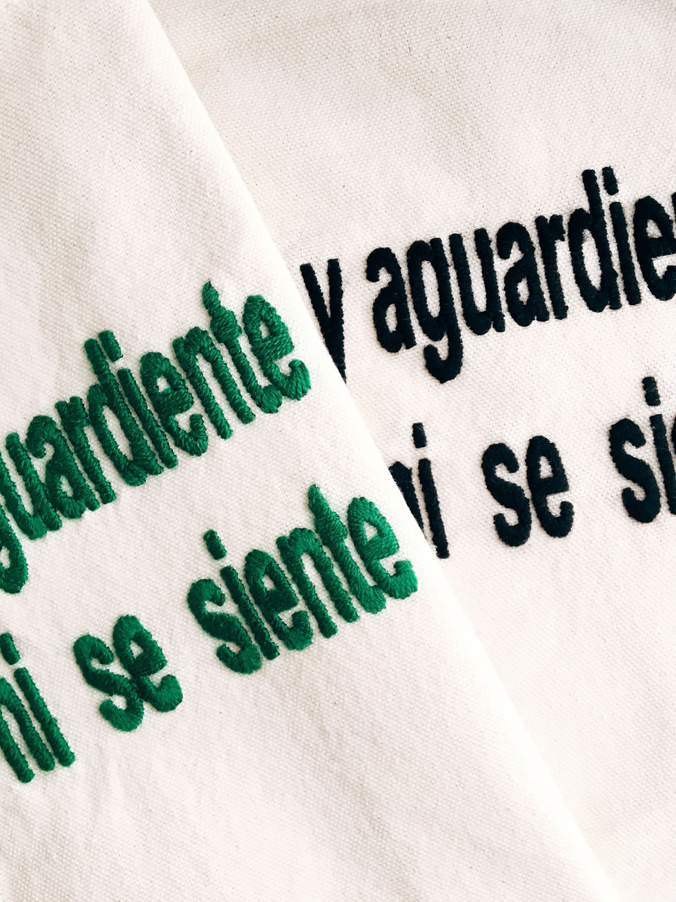 Detalle del bordado a mano.