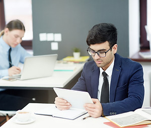 financial-managers-work.jpg