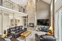 60218363_2294938427229454_47372991917667