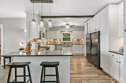 6 N Lake Av, Fox Lake, IL36