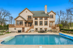 59776678_2294938523896111_41598020810346