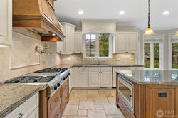 32 Mohawk Dr, Clarendon Hills, IL16