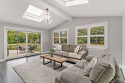 440 Shady Ln, Barrington, IL11