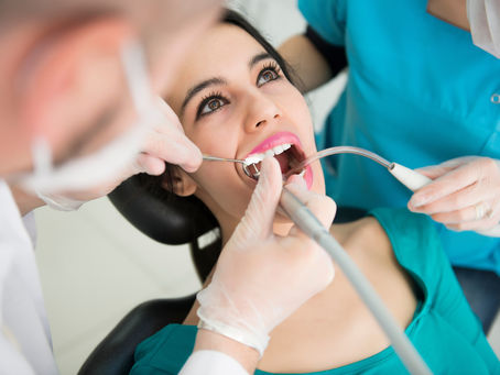 Perché è Importante la Pulizia Professionale dei Denti