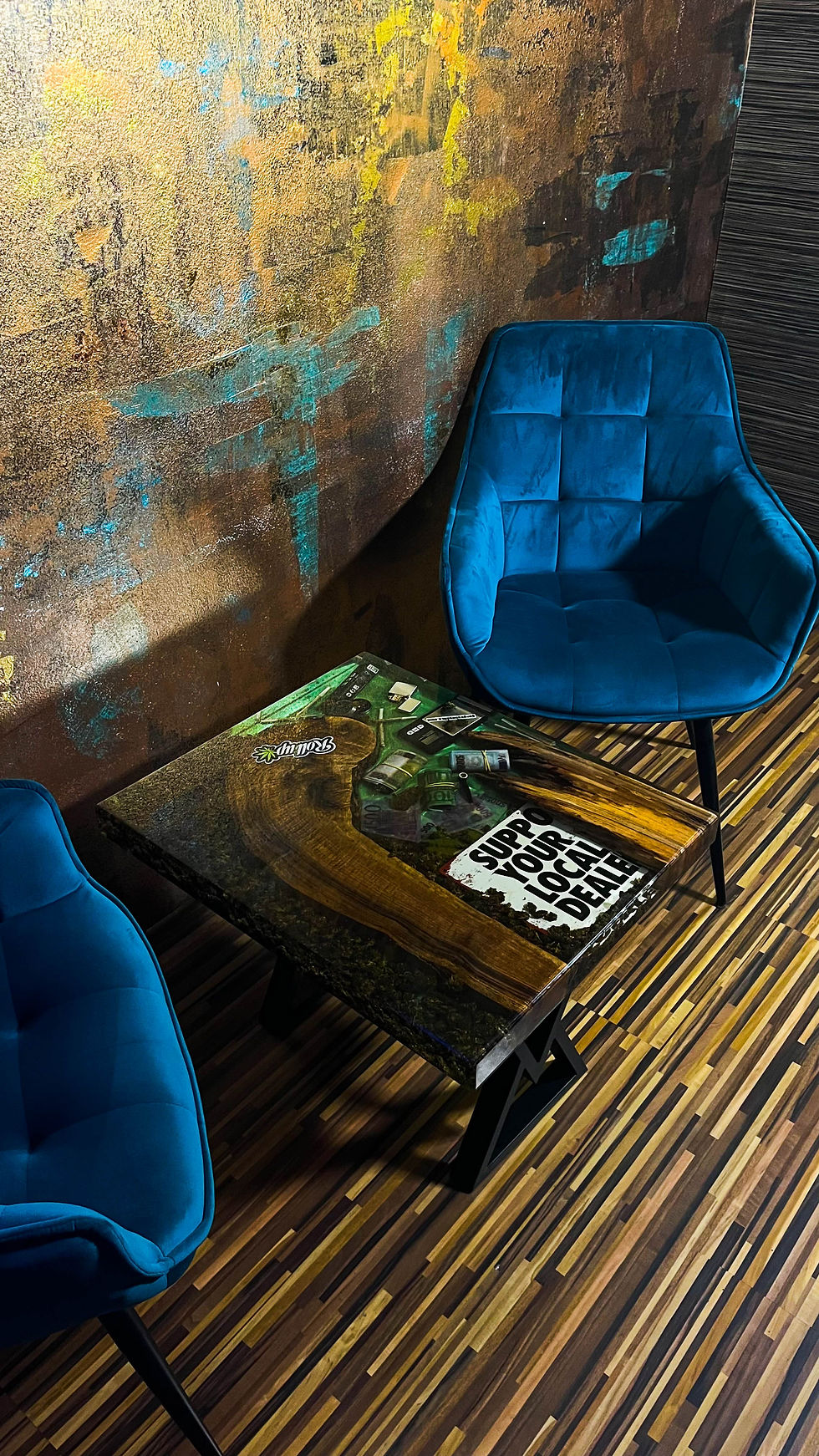 Thumbnail: Roll up Table