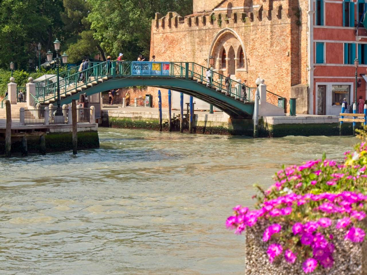 Ponti canali e fiori