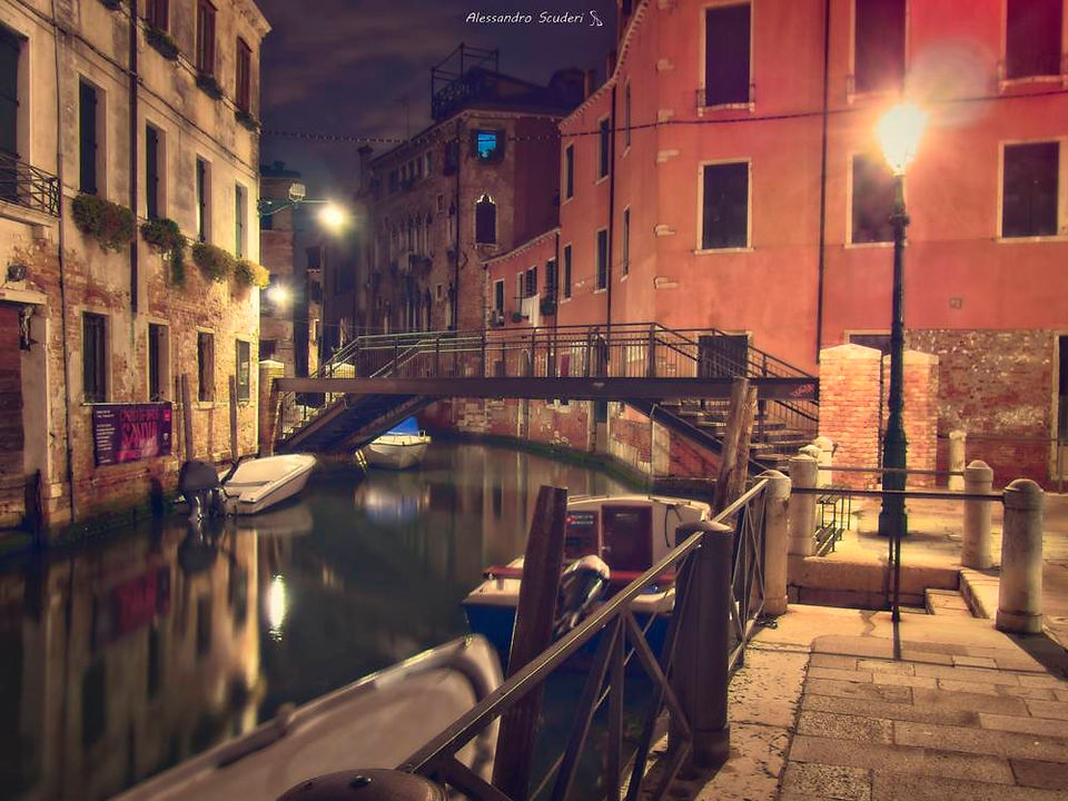 Ponti e luci di notte
