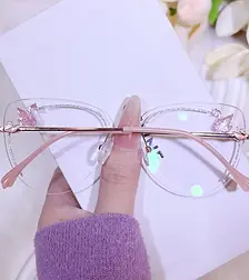 Swan Glasses.webp