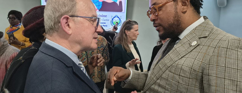 a diplomatie féminine, l'autonomisation de la femme à travers le sport et la paix.