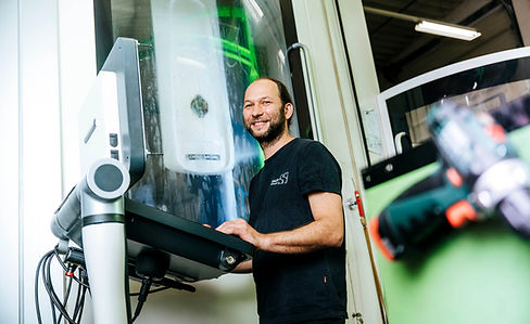 karriere-bei-saur-formenbau-und-werkzeugbau-gutes-betriebsklima-eigenverantwortliches-arbe