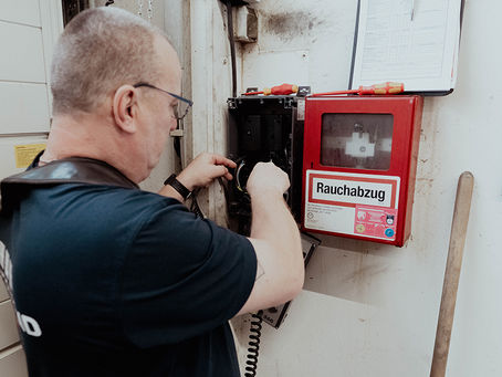 Was passiert im Schadensfall? Elektrosicherheit verständlich eingeordnet