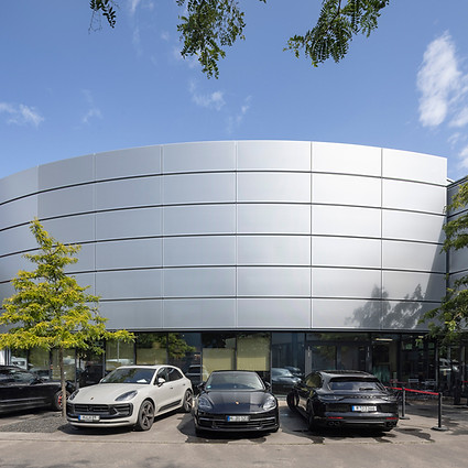 Aluform-Alucobond-Fassade-Porsche-Zentrum-Muenchen-3930_006_DS.jpg