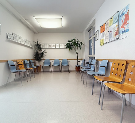 Wartezimmer-Gemeinschaftspraxis-Borcher-und-Toepfer-1500x845px.jpg