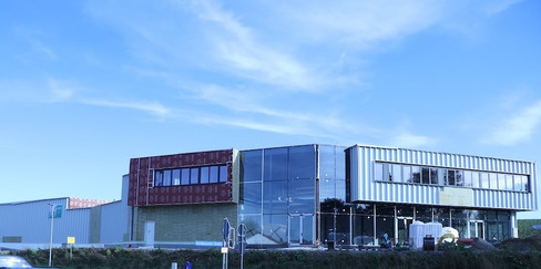 Westansicht komplett Aluform Heilbronn Verbundplatten für Displays Bearbeitung von Verbundplatten Alucobondverarbeitung Alucobond