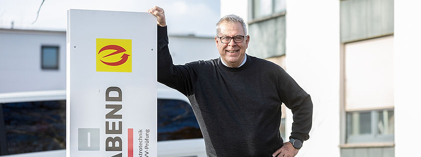 Erklärung der Arbeitsweise von Feyerabend mit Fokus auf technische Prüfungen, Sicherheit und digitale Dokumentation