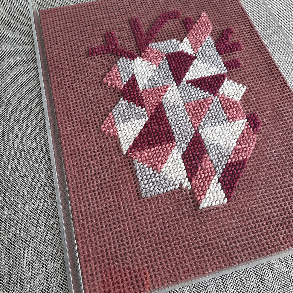 Thumbnail: Tela Amor Fragmentado