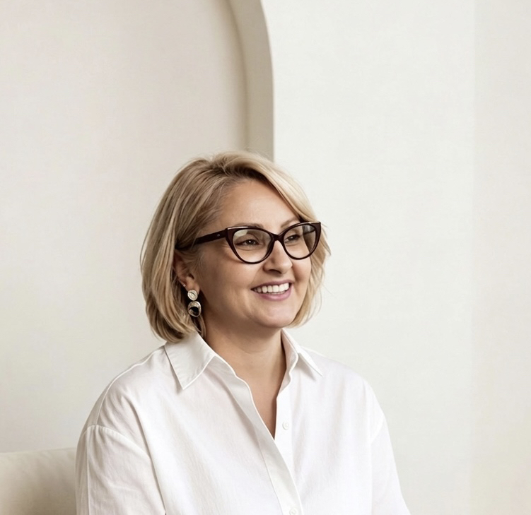 Poza scriitorului: Cristina Stănilă