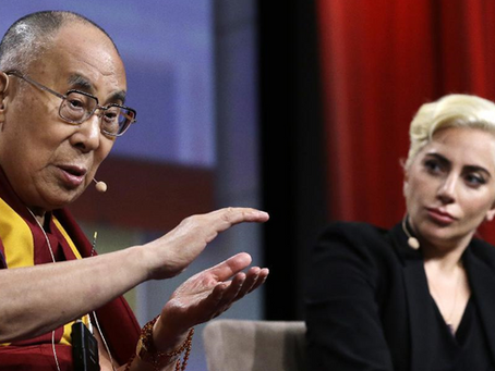 LADY GAGA PARTICIPA EM CONFERÊNCIA COM DALAI LAMA