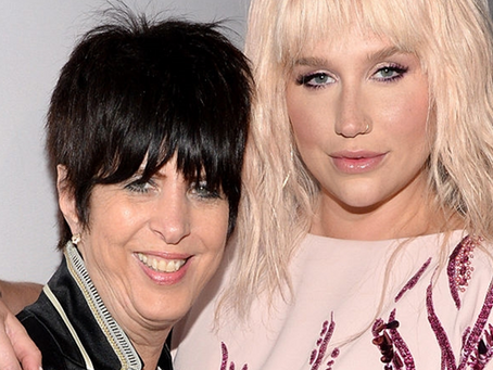 Kesha E Diane Warren Fazem Performance De TIHTY Em Evento