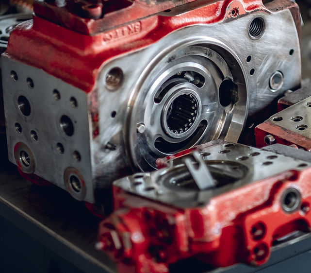 A%20Hydraulic%20Hydrostatic%20Piston%20Pump%20Rotating%20Group%20Service_edited.jpg
