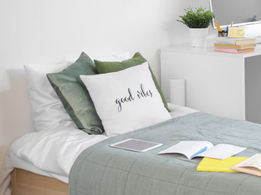 The Ultimate Dorm Room Essentials List for a Cozy, Organized Small Space (with Printable Checklist)