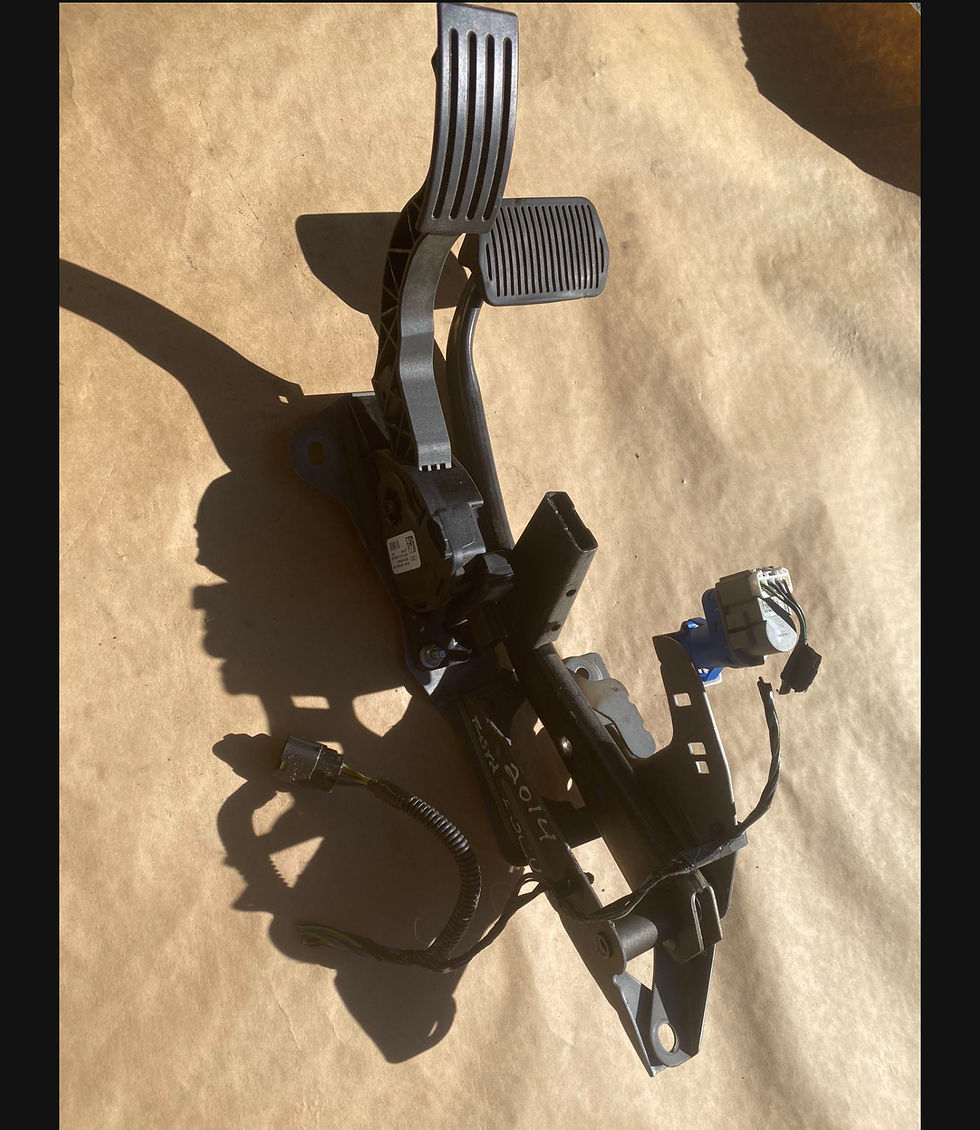 Miniatura: 2014 Ford Focus Brake Pedal $150
