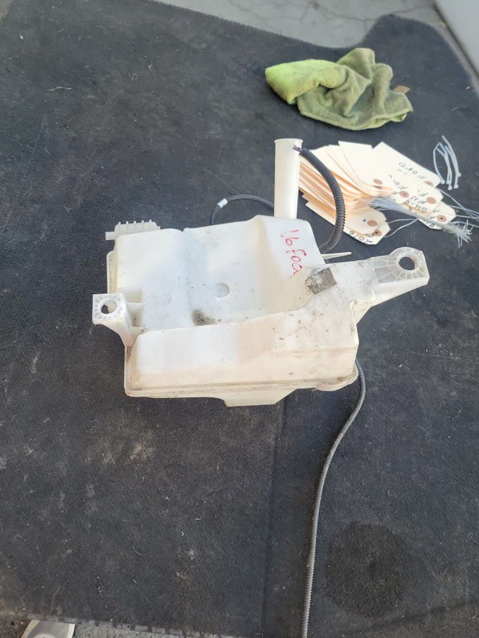 Miniatura: 2016 Ford Focus Radiator Reservoir Tank $75