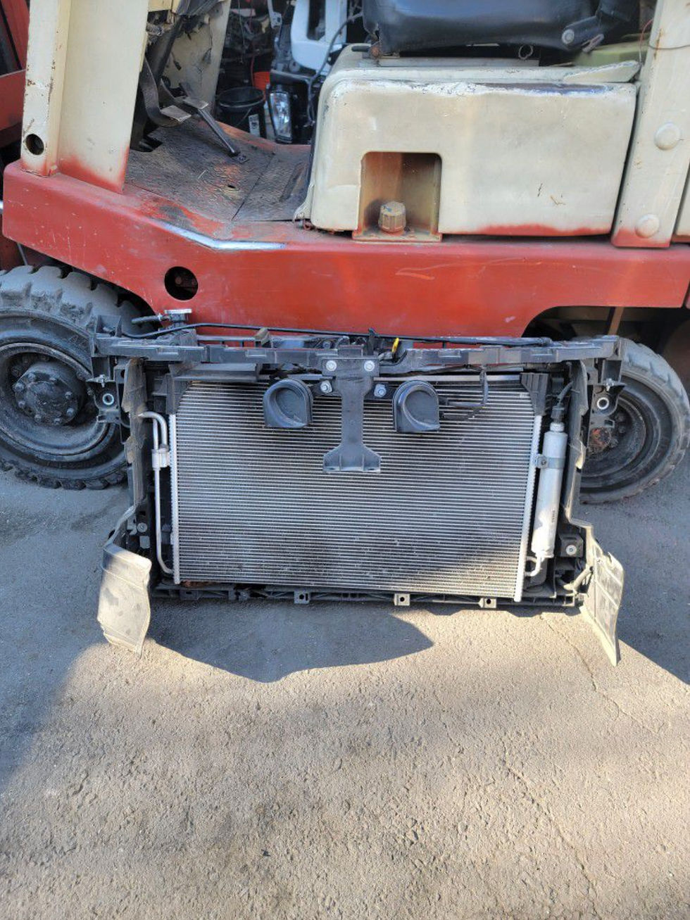 Miniatura: 16/18 Altima Ratiator Support Assbly Include Ratiator Condenser Fan Clouch  $750