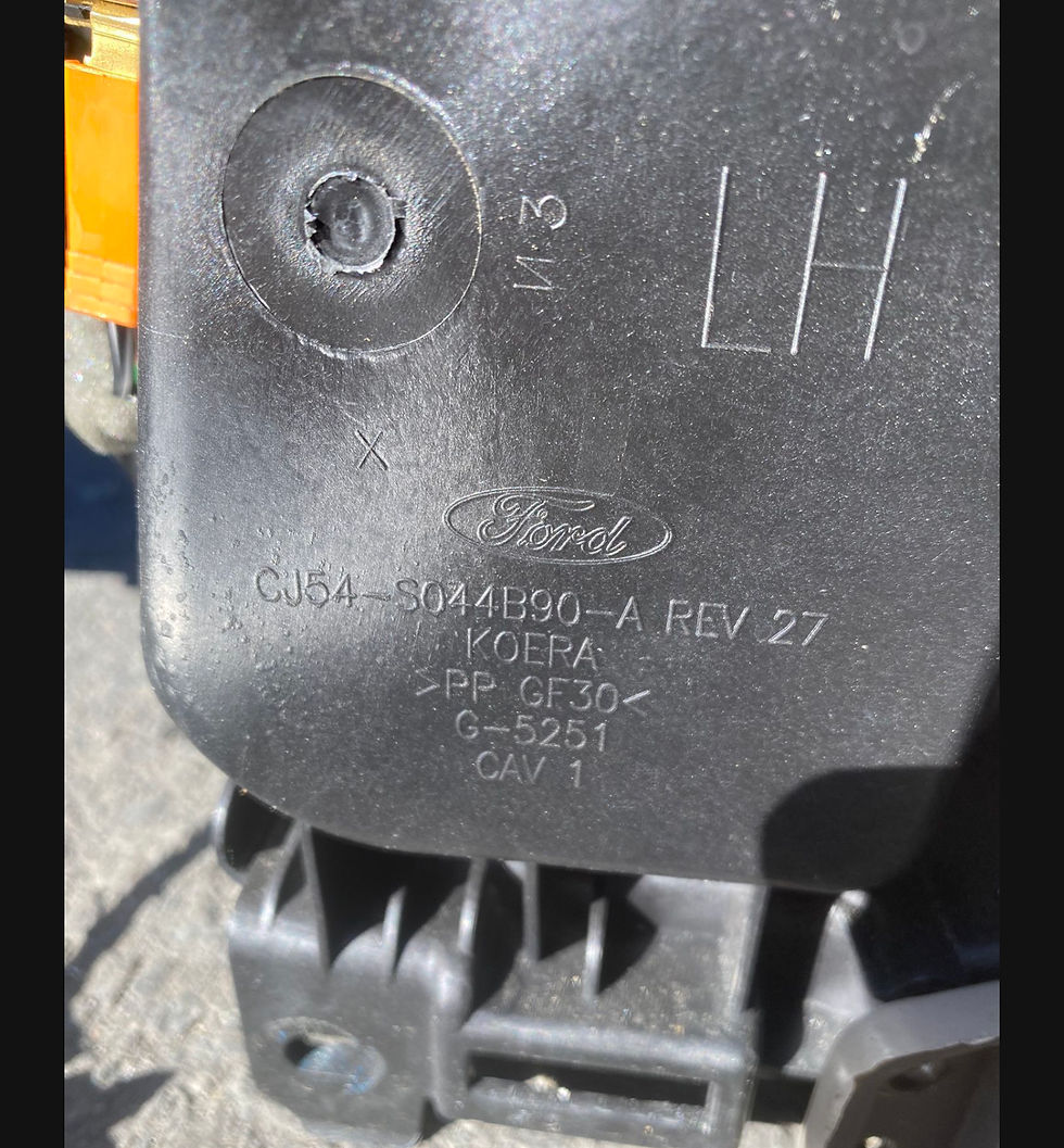 Miniatura: 2016 Ford CMAX Center Console Assembly $400