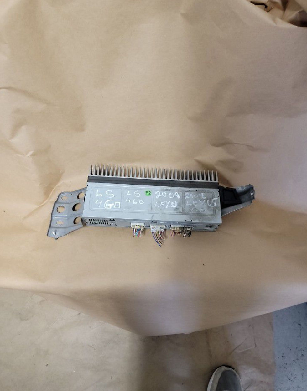 Thumbnail: 2008-2011 Lexus Ls460 Trunklift Module Brain Goes On The Right Side $200