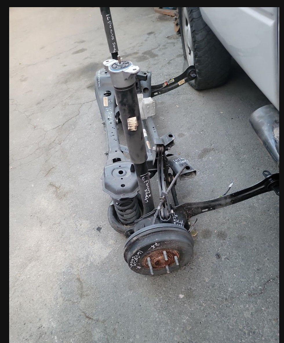 Miniatura: 2014-2019 Ford Focus Rear Suspension Assembly Sedan $300