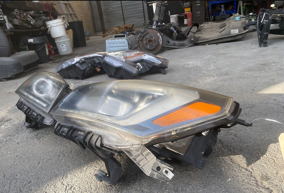 Miniatura: 2014-2018 GMC Acadia Headlights each $750