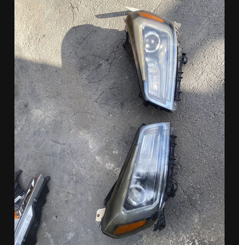 Miniatura: 2014-2018 GMC Acadia Headlights each $750